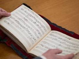 einblick in mozarts leben: unscheinbares heft ist plötzlich ein sensationsfund