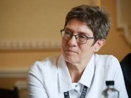 es müssen titel geholt werden: kramp-karrenbauer vergleicht cdu mit dem fc bayern
