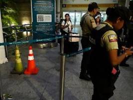 Killer warteten mit Plüschtier: Drogenboss auf Flughafen in Ecuador erschossen