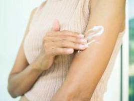 Öko-Test beunruhigt: Diese Marken-After-Sun-Lotion ist ungenügend
