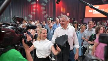 Steinhaus statt Strohhaus: Linke feiert großes Comeback und baut sich neu