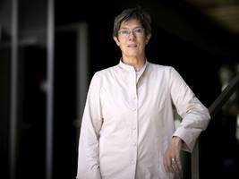 Annegret Kramp-Karrenbauer: „Knapp hinter dem Vorhang – das ist eindeutig bequemer“