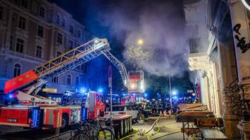 Feuer im Restaurant im Schanzenviertel – zwei Personen über Drehleiter gerettet
