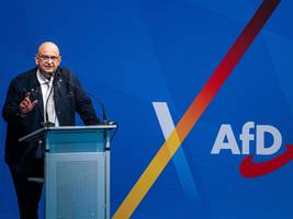 Landesparteitag in Passau: Kampfabstimmung in der Bayern-AfD fällt überraschend aus – Protschka bleibt Chef