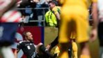 Fußball: Krämpfe beim WM-Debüt: Zwayers starke Leistung getrübt