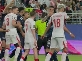albtraumspiel gegen paraguay: fassungslose türkei kann größte dummheit der wm nicht nutzen