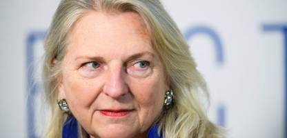 Österreich: Ex-Außenministerin Karin Kneissl wirft FPÖ Mobbing vor