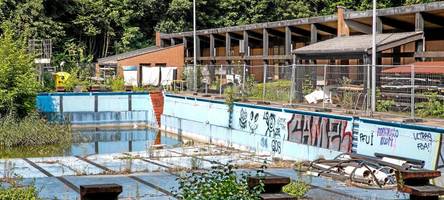 seit jahrzehnten nicht mehr genutzt: csu will das sportbad am plärrer neu bauen