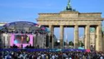 freiluftkonzerte: fête de la musique lockt tausende besucher in ganz berlin