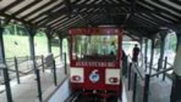 «Alte Lady» von Augustusburg: Betreiber und Gäste feiern 115 Jahre Drahtseilbahn