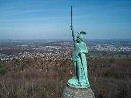 Staatsschutz ermittelt: Rechtsextreme besetzen Hermannsdenkmal bei Detmold