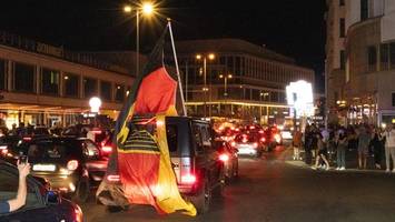 Fußballfans feiern Sieg der Nationalelf in Berlin – nicht allen gefällt das