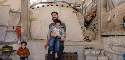 gaza: mahmoud wurde von seiner sterbenden mutter geboren; zwei väter erheben anspruch auf ihn