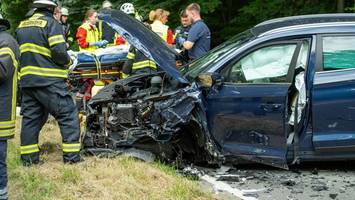 Acht Menschen bei schwerem Unfall verletzt – darunter mehrere Kinder
