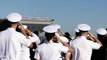 US-Navy-Offiziere: Diese Gehälter werden auf Flugzeugträgern gezahlt
