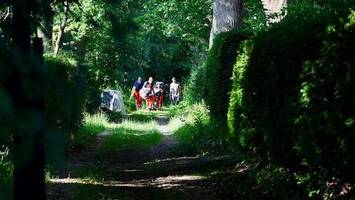 dirt-bike-unfall an der landesgrenze: zwei jugendliche verletzt