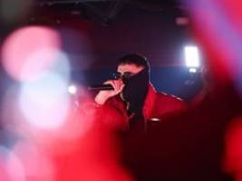 rapper kündigt pause an: du schaffst das - prominente sprechen haftbefehl mut zu