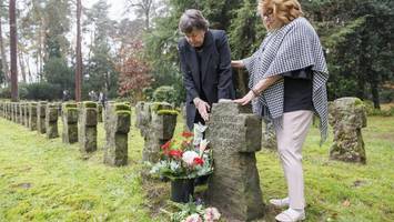 Bergedorfs Ehrenfriedhof: Wo Opfer und Täter nebeneinander liegen