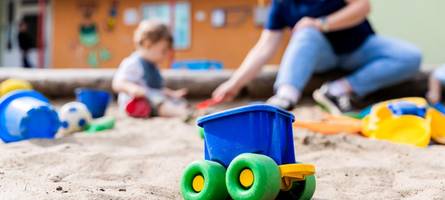 viele eltern in bayern müssen wohl bald mehr für kitas zahlen – trotz milliarden-förderung