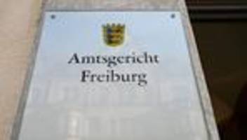 Beschleunigtes Verfahren: Exhibitionist zu Freiheitsstrafe auf Bewährung verurteilt