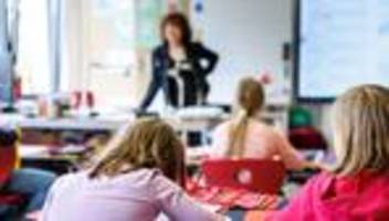 Schulbarometer 2026: Lehrer sehen Verhalten ihrer Schüler als größte Herausforderung