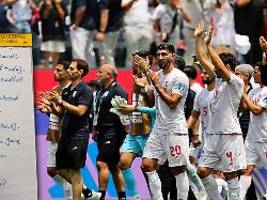frieden und respekt: irans nationalelf hinterlässt emotionale botschaft in der kabine