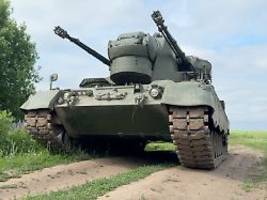 soldaten zeigen prtl-gepard: in deutschland einst ausgemusterter panzertyp ist in der ukraine unverzichtbar
