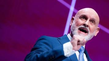 Beamte wehren sich bei der Rente gegen „populistische Neiddebatten“