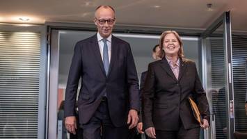 Merz kündigt vollständige Umsetzung der Renten-Vorschläge an