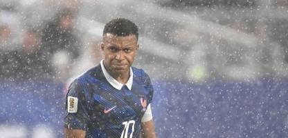 WM 2026: Kylian Mbappé bleibt Lionel Messi trotz Regen-Pause auf den Fersen
