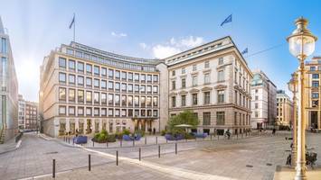 alter wall: art invest übernimmt auch das deutsche-bank-gebäude in hamburg