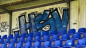 eintracht norderstedt: hsv-fans beschmieren stadion mit parolen gegen st. pauli