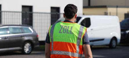 Großrazzia auf bekannter Baustelle: Schleuserbande soll Riesen-Schaden verursacht haben