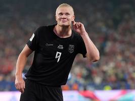Fußball-WM: Wieder trifft Haaland doppelt: Norwegen zieht in die K.-o.-Runde ein