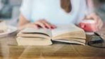 sachbuch-bestenliste: die sachbuch-bestenliste für juli und august 2026