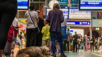 Technik-Panne legt Bahn über Stunden lahm: Welche Rechte haben Passagiere jetzt?