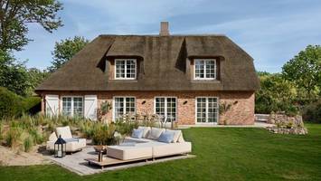 Traumhaus-Lotto: Was hinter den Gewinnspielen mit Luxus-Immobilien steckt