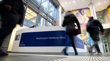 Verwaltung Hamburg: Wer Anträge analog stellt, zahlt künftig deutlich mehr