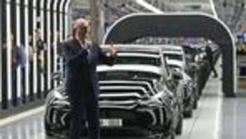 Elektroautos: Woidke sieht Tesla als Erfolgsgarant in Brandenburg