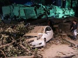 erdbebenopfer berichten: venezolaner: auto hat sich bewegt wie ein blatt papier