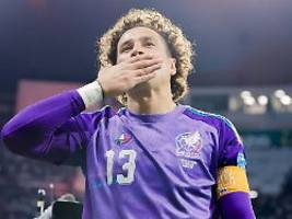 kult-keeper ochoa darf ran: als mexikos torwart-jesus kommt, bebt die kathedrale