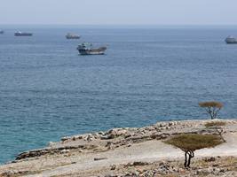 Krieg in Nahost: Iran greift Containerschiff in der Straße von Hormus an – Route vorerst geschlossen