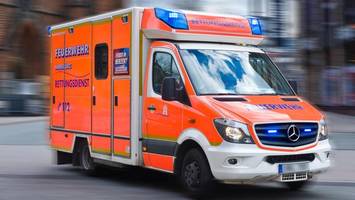 Busunfall im Hamburger Süden: Fahrer verletzt – Fahrzeug im Graben
