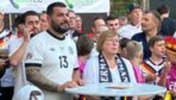 Fußball-Nationalmannschaft: Party in Undav-Heimat: Achim feiert seinen WM-Helden