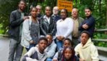 migrations-fall in siegen: togostämmige familie mit fünf kindern darf in siegen bleiben