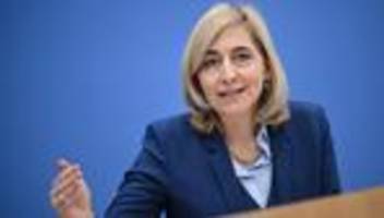 Reformdebatte: Warken: Pflegeversicherung ist «Sanierungsfall mit Ansage»