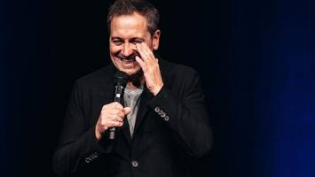 Lieber Dieter Nuhr, Witze über Femizide? Wir Frauen lachen uns tot