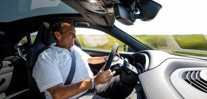 Porsche Taycan mit e-Shift im Test: Elektroauto mit Fake-Getriebe
