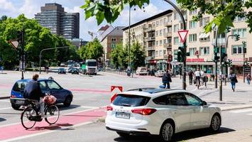 Gefährliche Radstreifen: Hamburg kommt mit roter Einfärbung nur schleppend voran