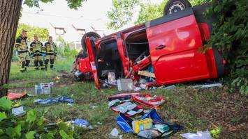 Tragischer Crash: Autofahrer (34) kollabiert am Steuer - drei Menschen verletzt